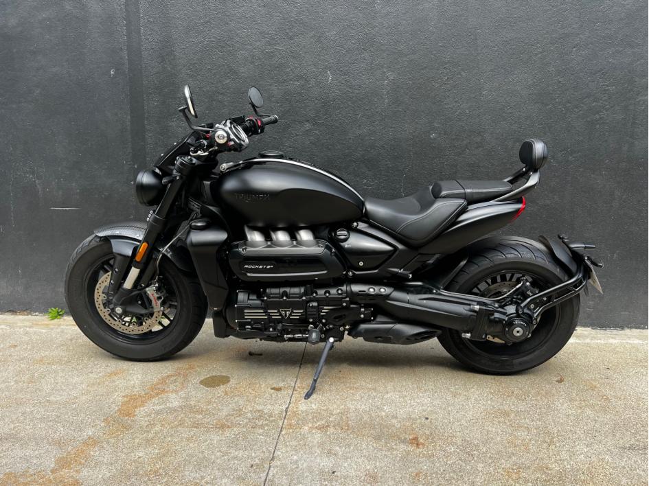 TRIUMPH ROCKET 3 R BLACK