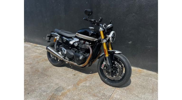 TRIUMPH SPEED TWIN 1200