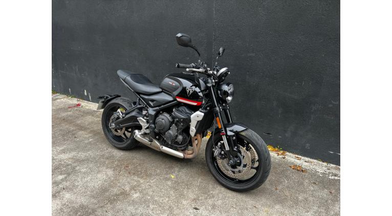 TRIUMPH TRIDENT 660