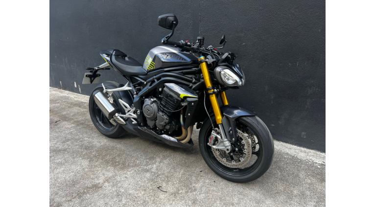 TRIUMPH SPEED TRIPLE 1200 RS