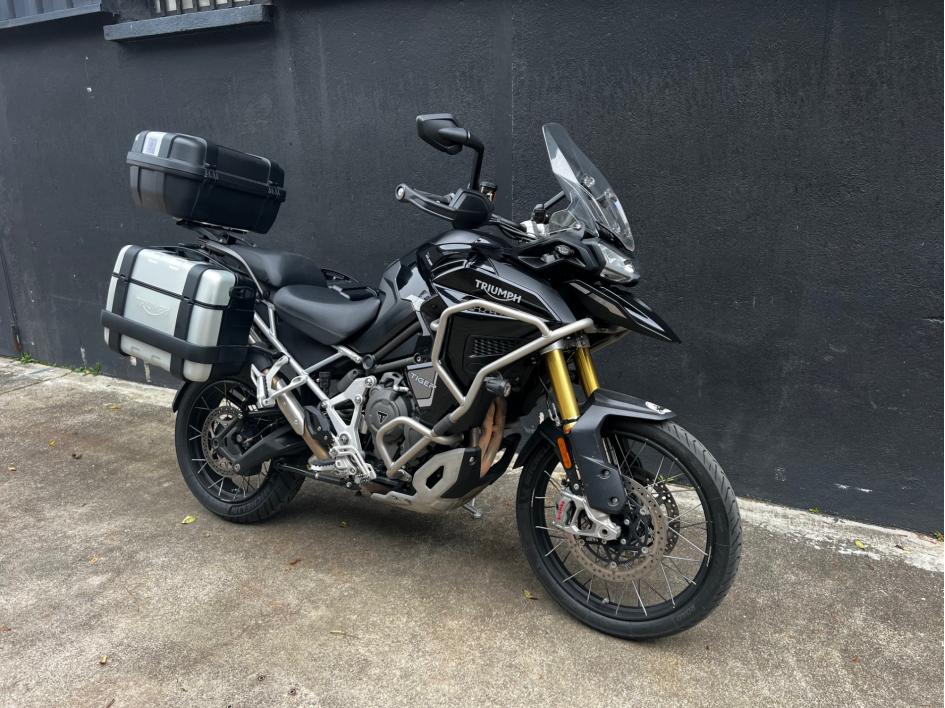 TRIUMPH TIGER 1200 RALLY EXPLORER
