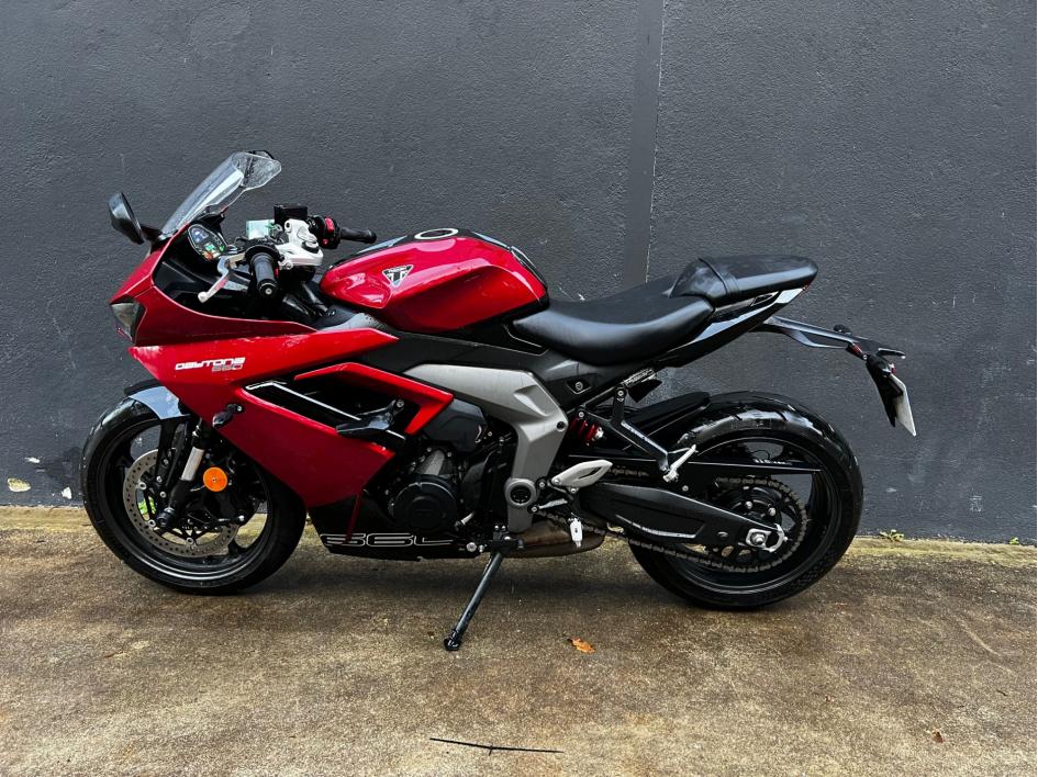 TRIUMPH DAYTONA 660 - A2