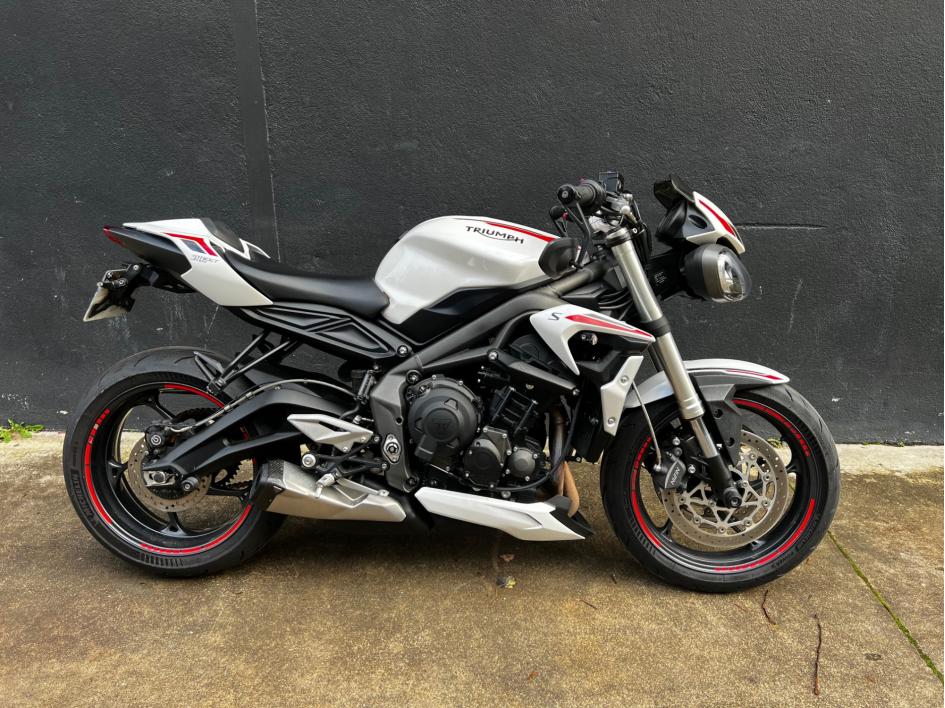TRIUMPH STREET TRIPLE 660 S - ELIGIBLE A2