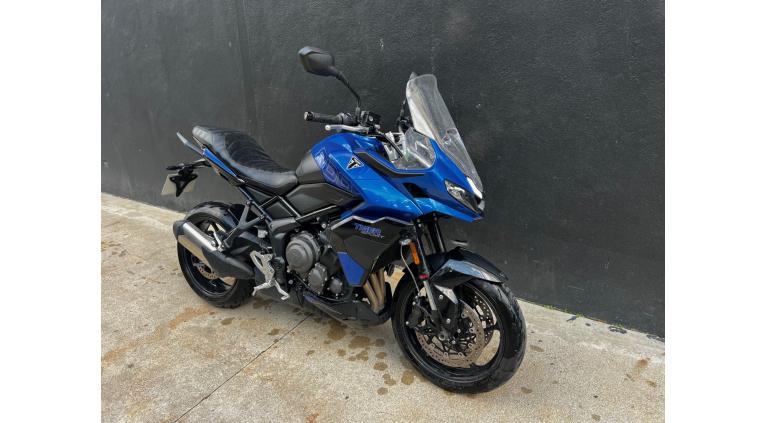 TRIUMPH TIGER 800