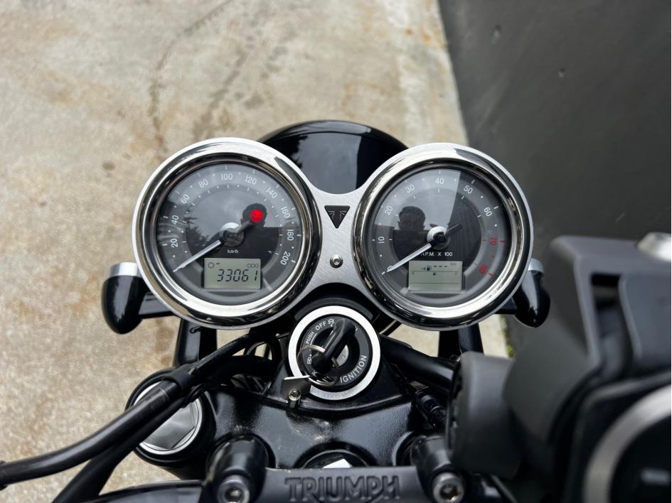 TRIUMPH Bonneville T120 Black